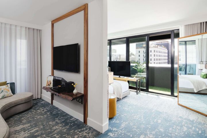 Room 42 of 81