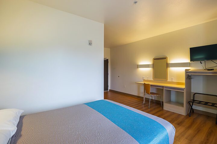 Room 27 of 30