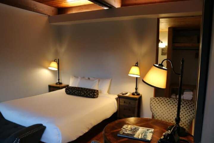 Room 10 of 21