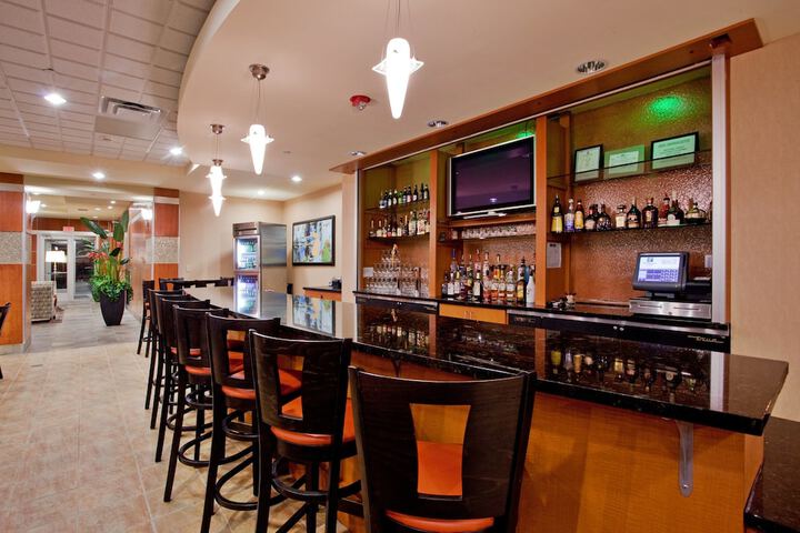 Holiday Inn Hotel & Suites Williamsburg-Historic Gateway by IHG