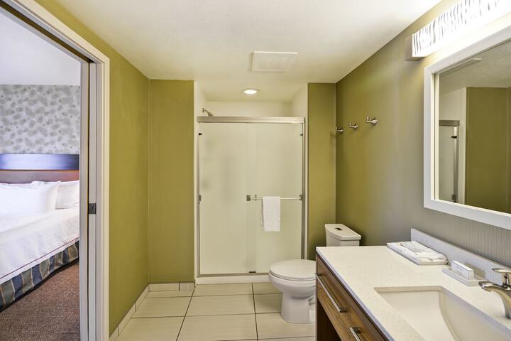 Room 14 of 37
