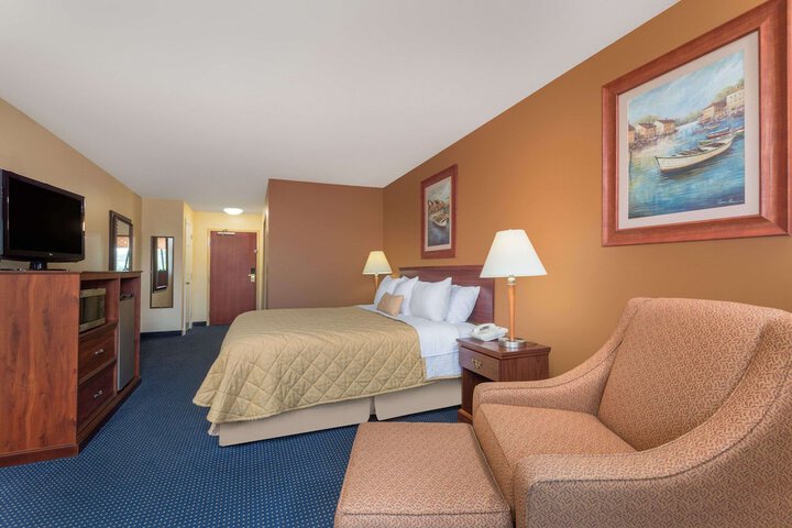 Room 13 of 25