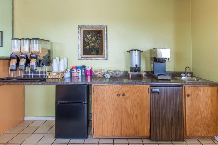 KNIGHTS INN ANADARKO
