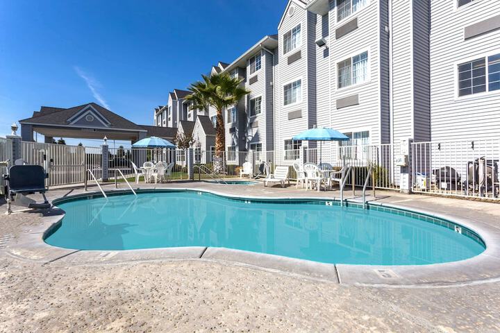 Pool 4 of 29