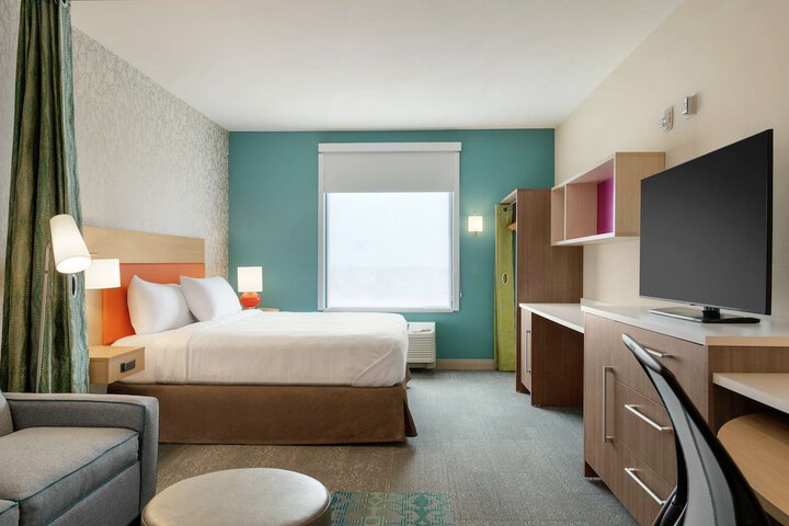 Room 27 of 48