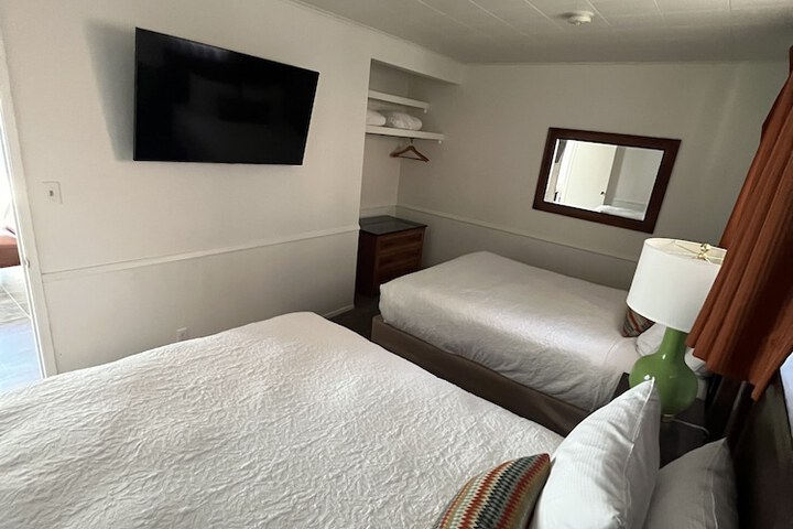 Room 34 of 133