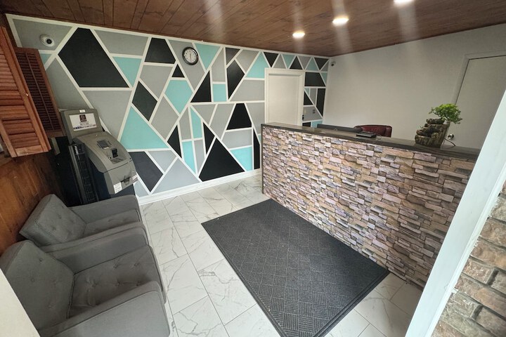 Acorn Motel