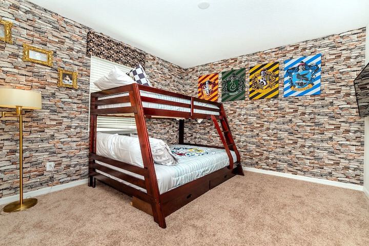 Room 92 of 99