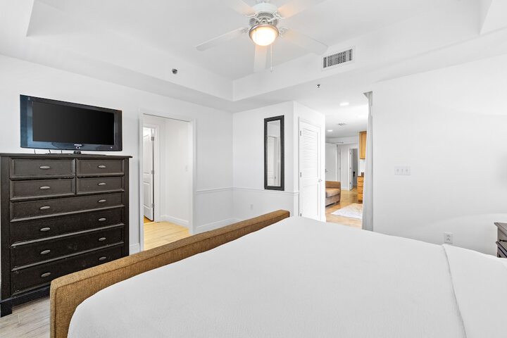 Room 44 of 284