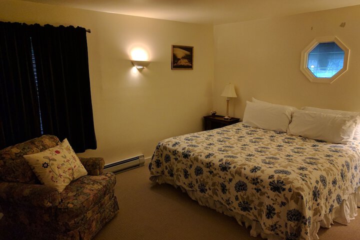 Alexanders Lodge