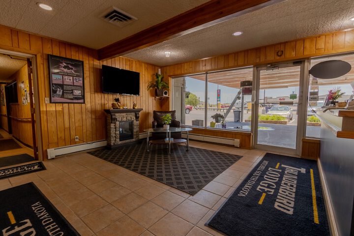 Thunderbird Lodge
