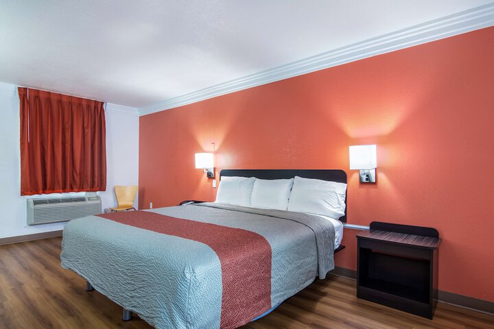 Motel 6 Marshall TX