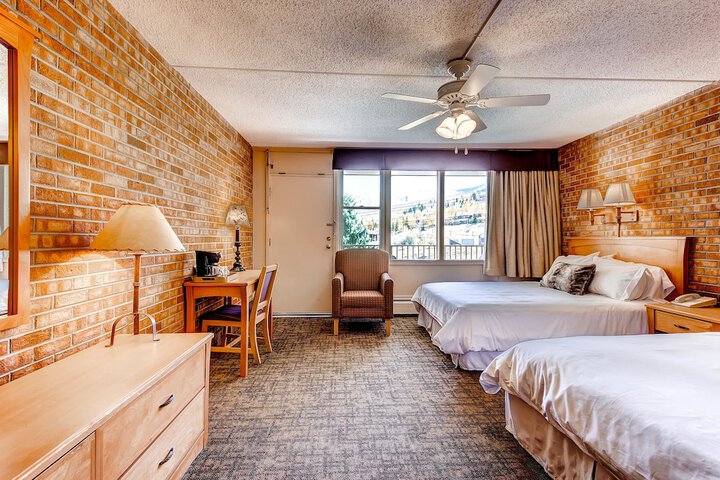 Room 33 of 59