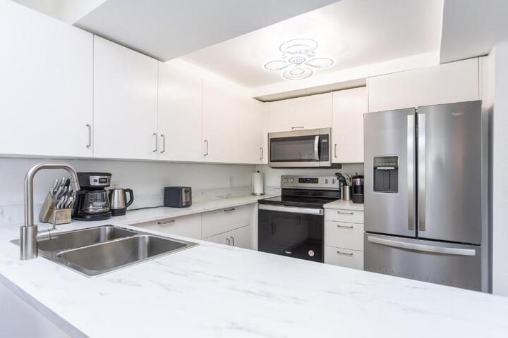 Bass & Sun Condominium 2 / 2 Bedroom
