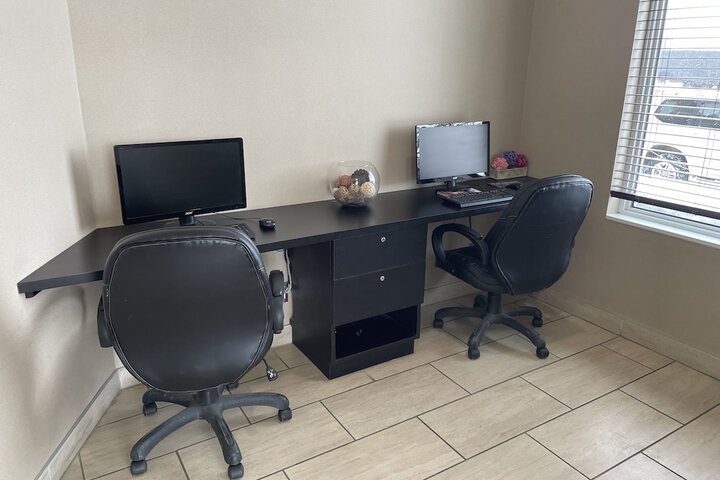 Business Center 21 of 21