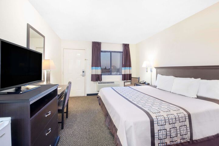 Room 26 of 32