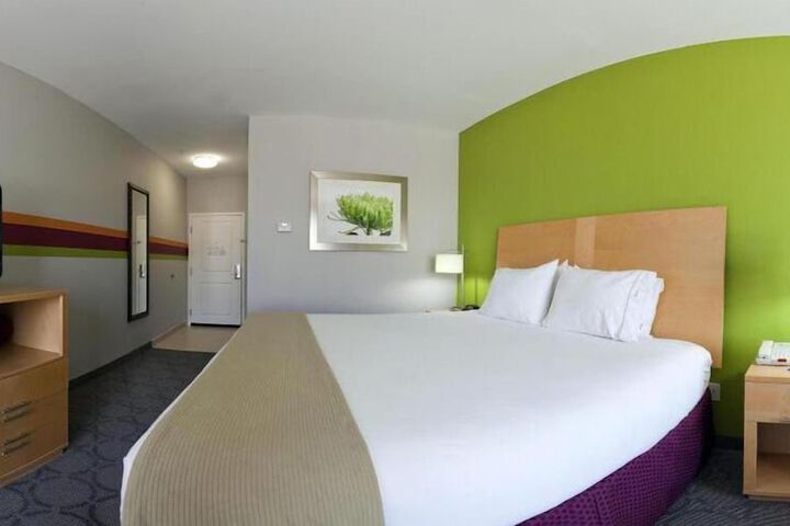 Holiday Inn Express Hotel & Suites Clute - Lake Jackson by IHG