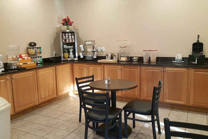 Breakfast/Coffee Service 29 of 49