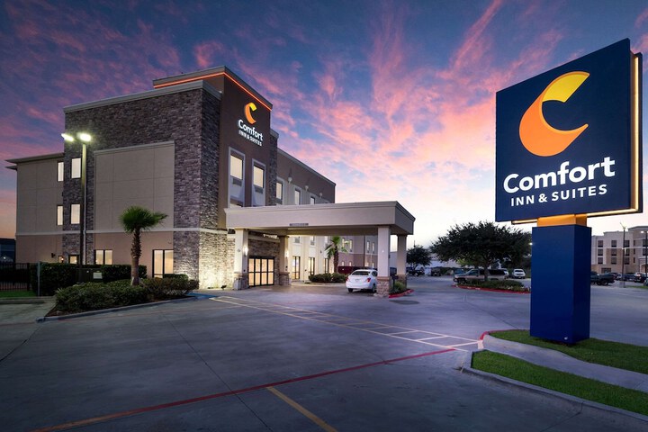 Hotel 4 of 59