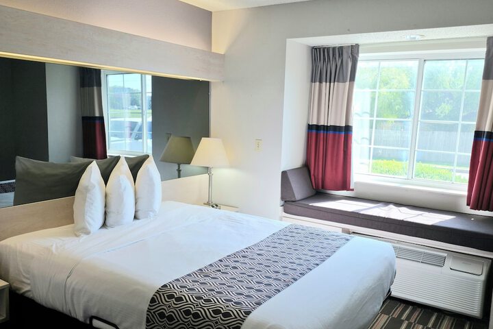 Microtel Inn & Suites by Wyndham Claremore