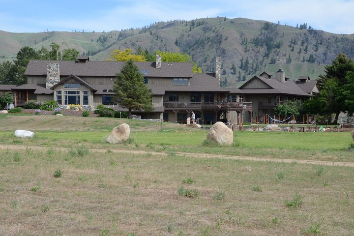 Hotel 4 of 87