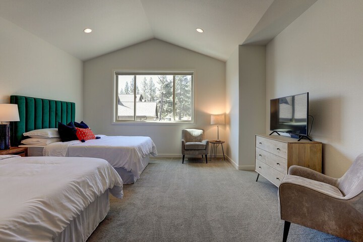 Room 20 of 37