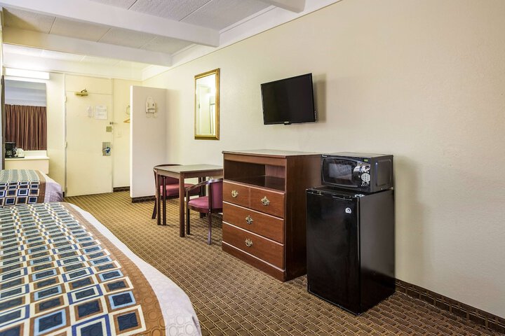 Room 15 of 25