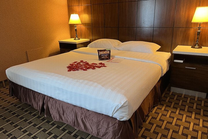 Room 27 of 84