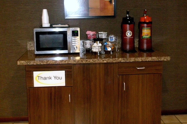 Super 8 by Wyndham Brookings