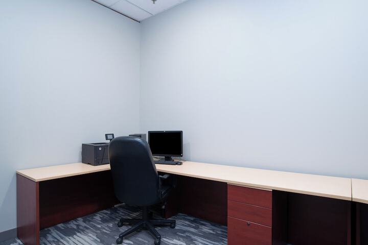 Business Center 27 of 28