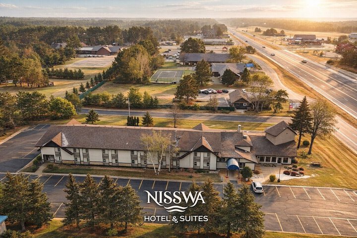 Nisswa Hotel and Suites