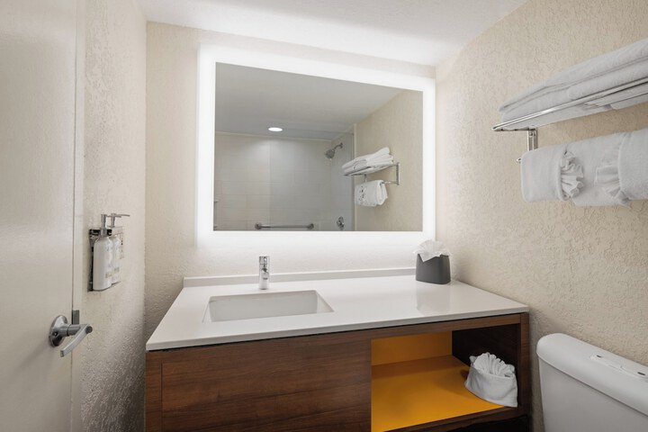 Holiday Inn Miami - International Airport by IHG