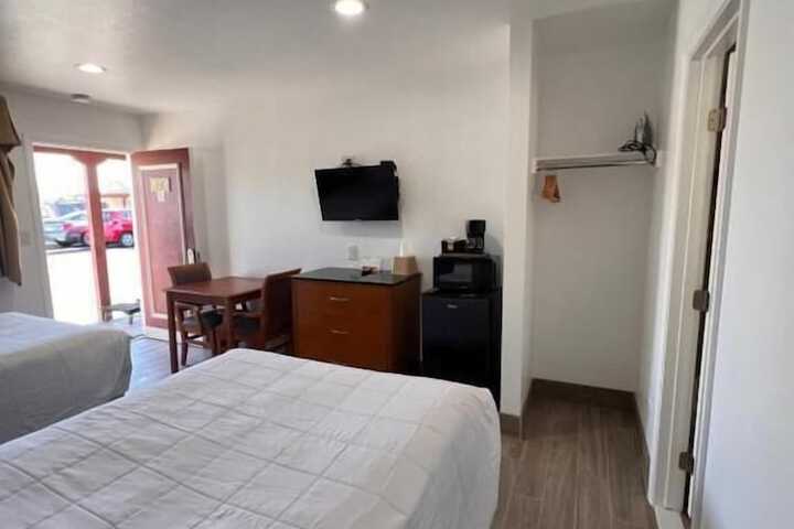 Room 64 of 82