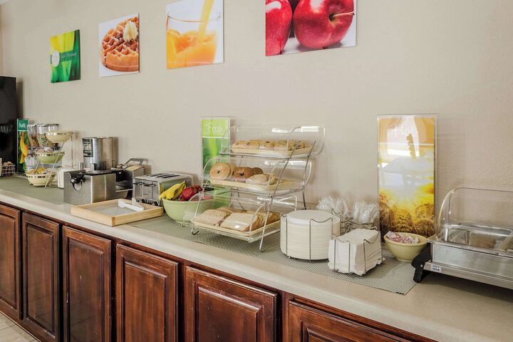 Breakfast/Coffee Service 30 of 33