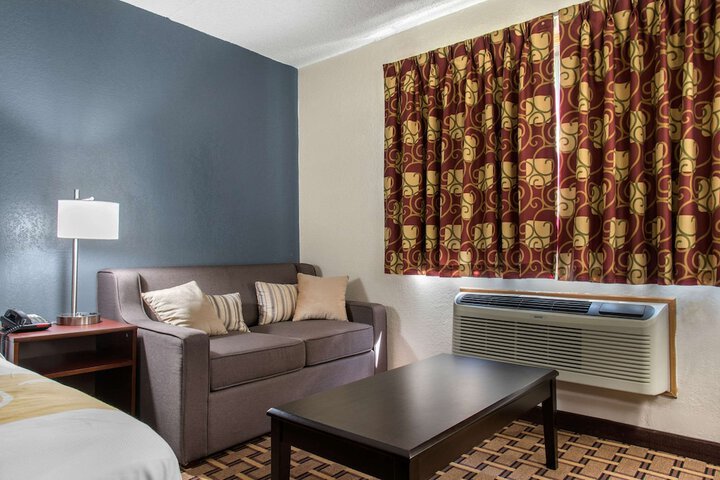 Room 47 of 64