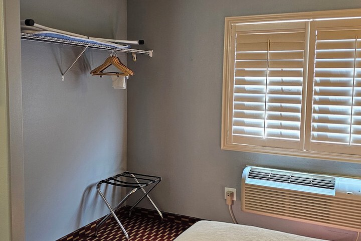 Room 15 of 49