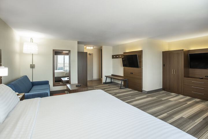 Room 182 of 348