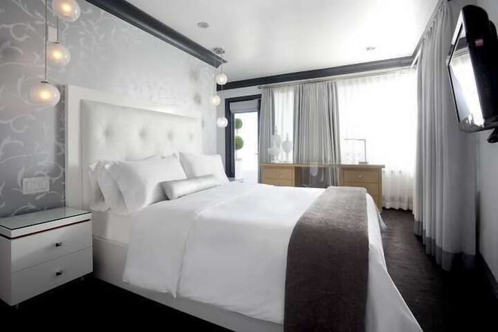 Room 18 of 34