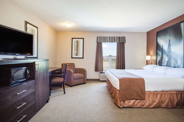 Super 8 by Wyndham Meadow Lake