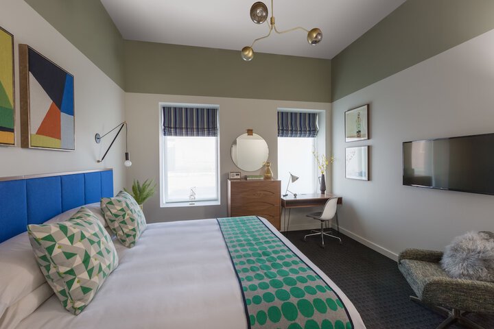 Room 41 of 65