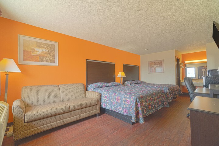 Regency Inn & Suites by OYO Bay City TX