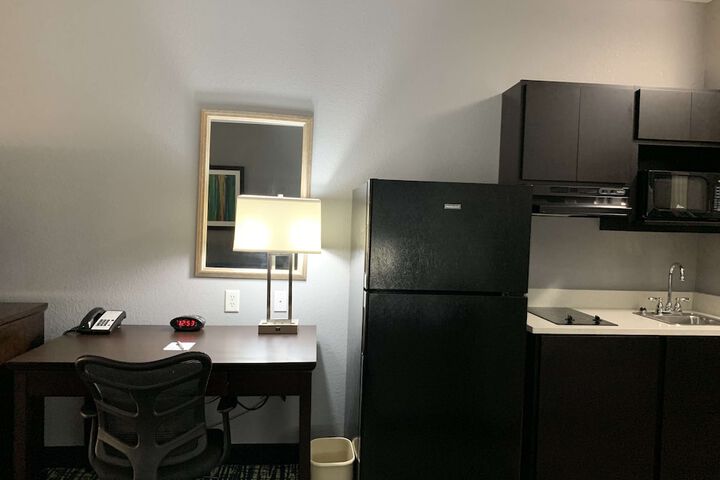 Room 6 of 27