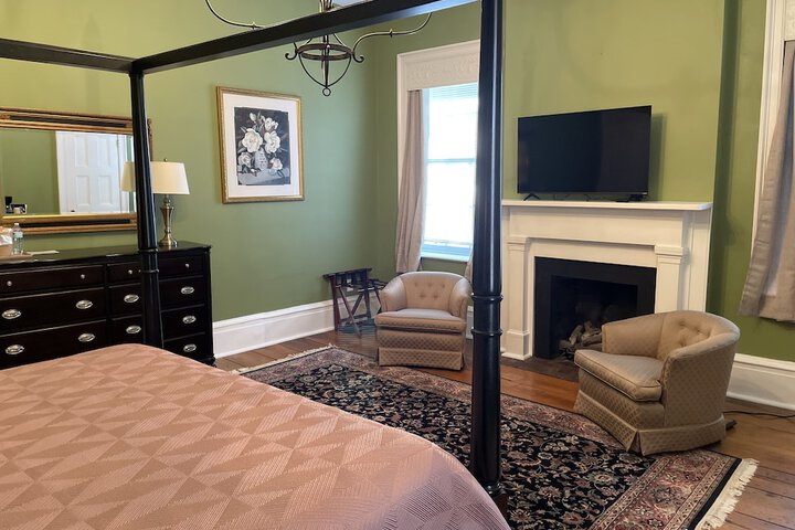 Room 153 of 170