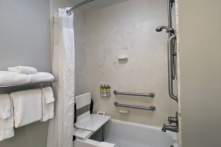 Holiday Inn Express & Suites Somerset Central by IHG