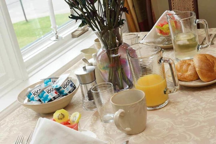 Breakfast/Coffee Service 34 of 37