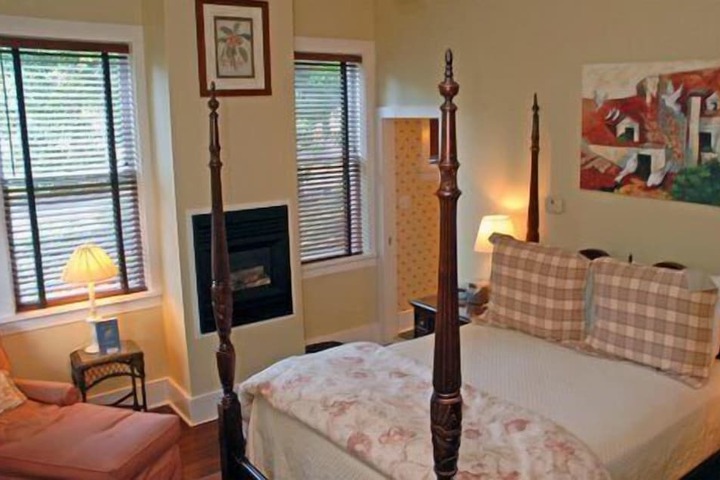 Room 79 of 107