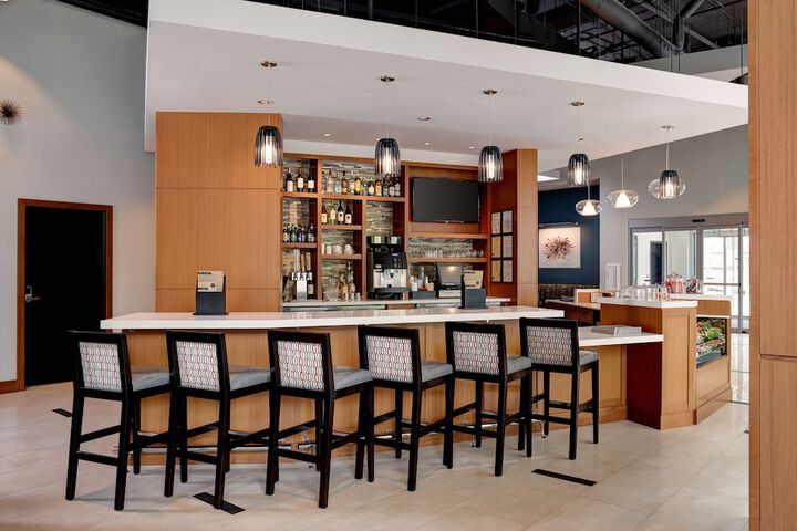 Hyatt Place Arlington / Courthouse Plaza