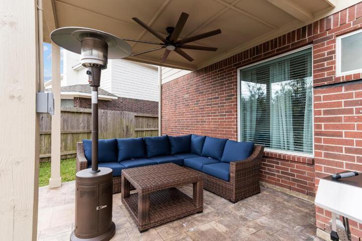Upscale 4BR Cypress Home w Pool Hot Tub, Theater, Sleeps 20