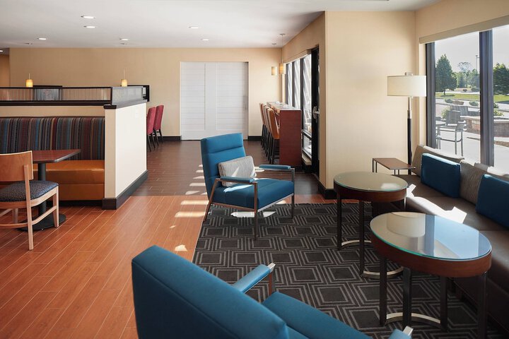 Hotel Interior 9 of 28
