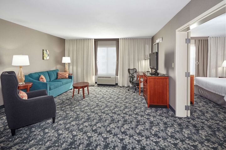 Hilton Garden Inn Naperville / Warrenville
